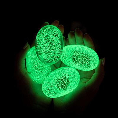 Skleněný kamínek s fluorescenční m pigmentem - ZELENÝ - obrázek