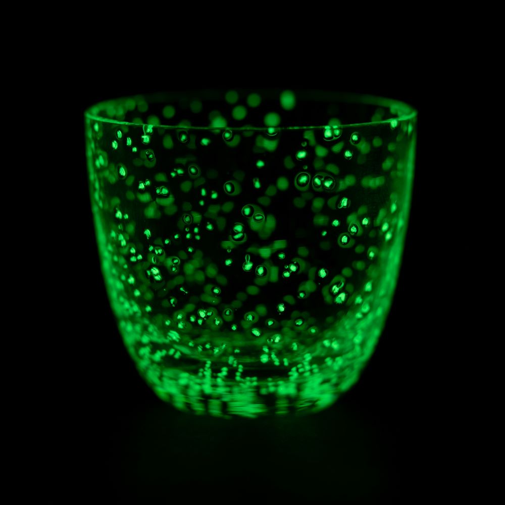 Skleněný panák s fluorescenčním pigmentem - sada - obrázek