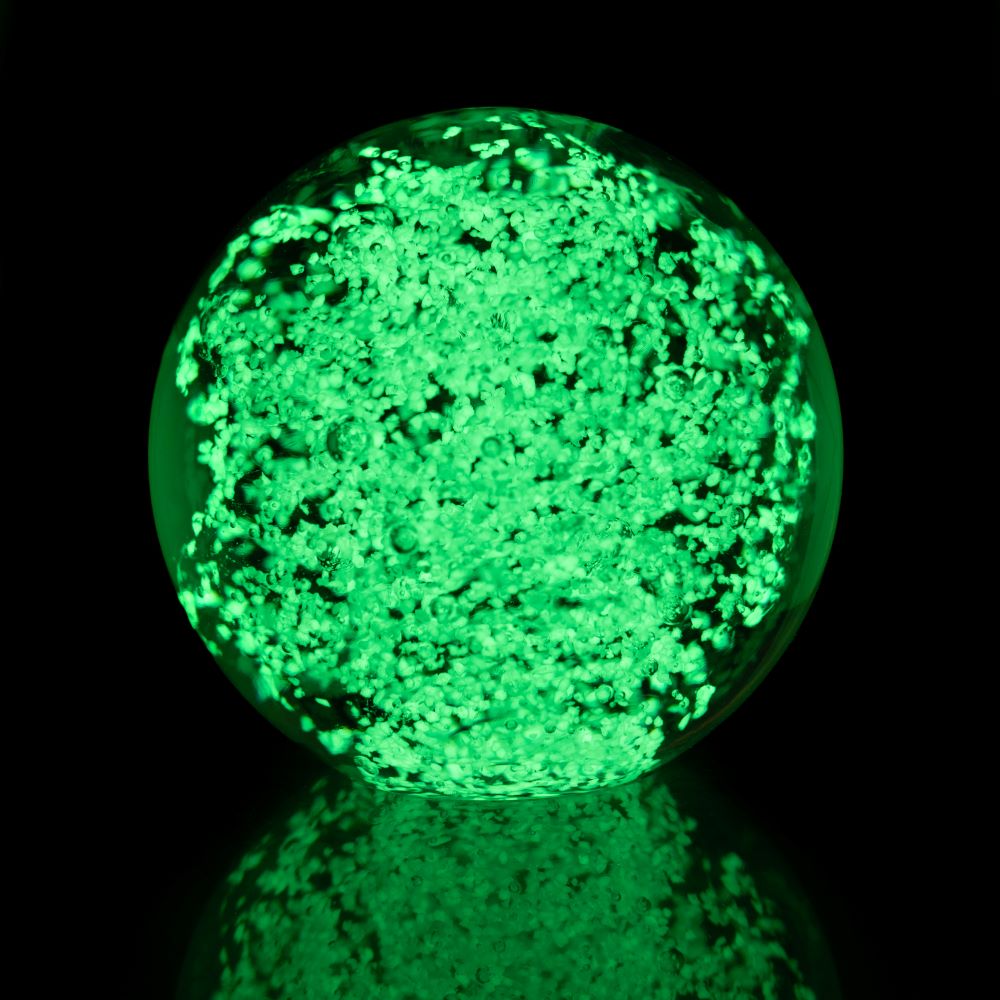 Skleněné těžítko s fluorescenčním pigmentem - 8cm - ZELENÉ - obrázek