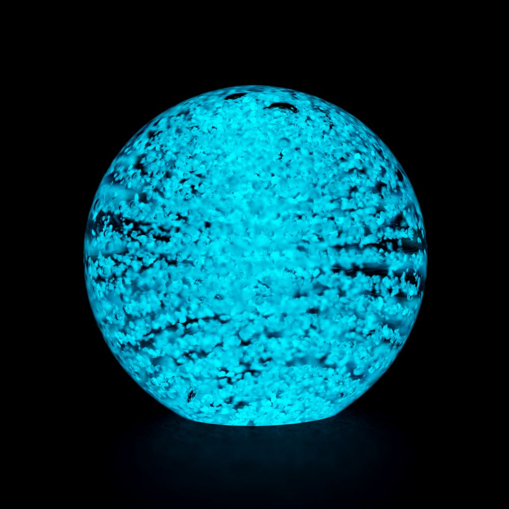 Skleněné těžítko s fluorescenčním pigmentem - 6cm - MODRÉ - obrázek