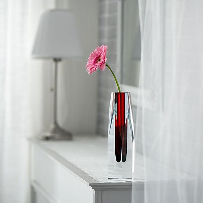 Skleněná broušená váza Blood - obrázek