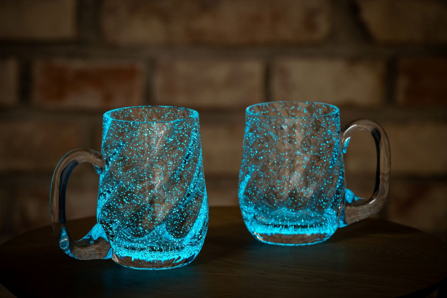 Fluorescenční svítící třetinka BUCLÁČEK MODRÝ - obrázek