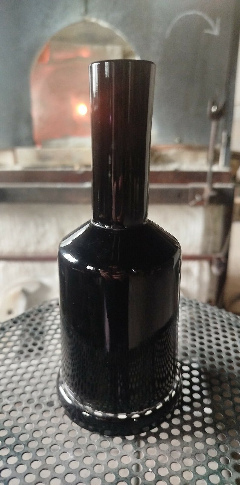 Skleněná lahev černá Doprodej - obrázek