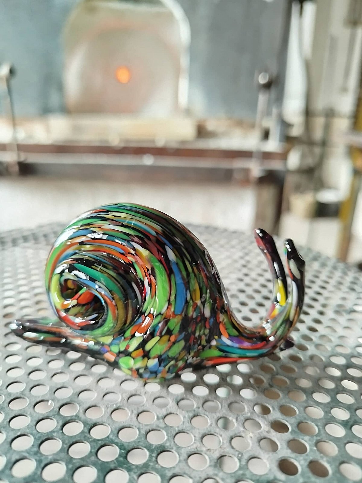 Skleněný šnek černý Multi - obrázek