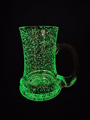 Fluorescenční svítící skleněný půllitr ZELENÝ Doprodej - obrázek